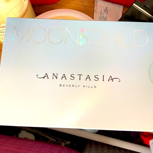 Anastasia Beverly Hills Other - Moon child